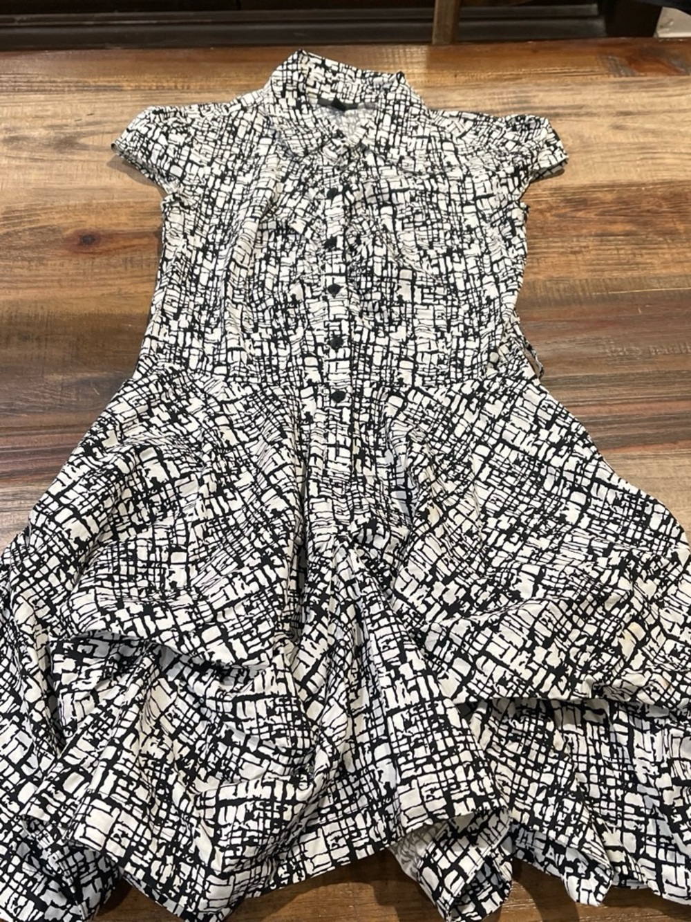Black & White Abstract Print Button-Front Dress
